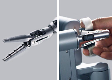 מערכת זרועות של רובוט דה וינצ'י - Da Vinci surgery