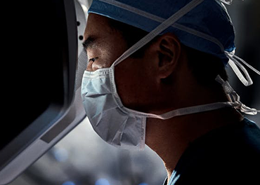 קונסולת המנתח- ניתוחים רובוטיים באמצעות דה-וינצ'י | Da Vinci surgery