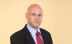 פרופ' רם איתן