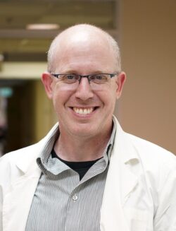 ד"ר גיא פינס