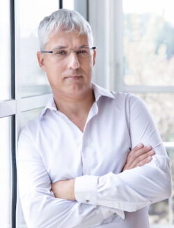 פרופ' ניר לובצקי